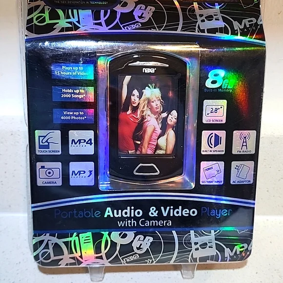 NAXA Digital Portable 8GB Camera ,Audio & Video Player NEW - Picture 7 of 7